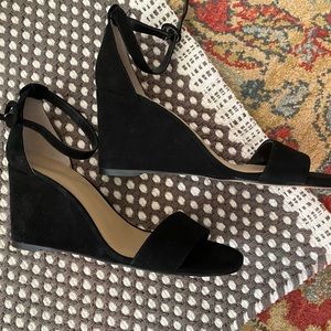 Ann Taylor Size 6 Wedge Sandals